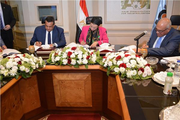 لقاء الوزراء التنمية المحلية والبيئة ورئيس الهيئة العربية للتصنيع