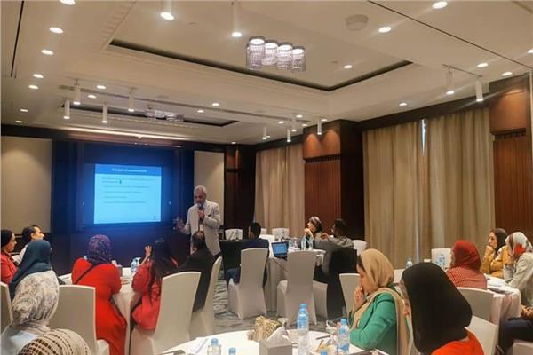 دورة  تدريبة  لعدد من الأطباء والأخصائيين