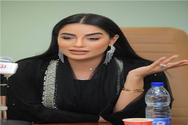 الفنانة جوري بكر
