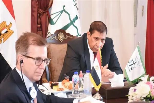 المستشار عادل عزب رئيس مجلس الدولة - صورة موضوعية
