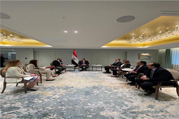 مدبولي خلال اجتماع مع وزير خارجية بريطانيا 