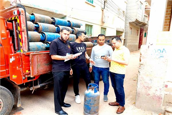 ضبط مستودع غاز يقوم ببيع اسطوانات الغاز المنزلي بأزيد من السعر الرسمي