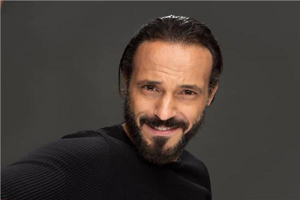 الفنان يوسف الشريف