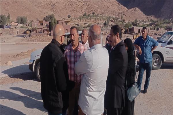 الكاتب محمد نبيل خلال الجولة التفقدية