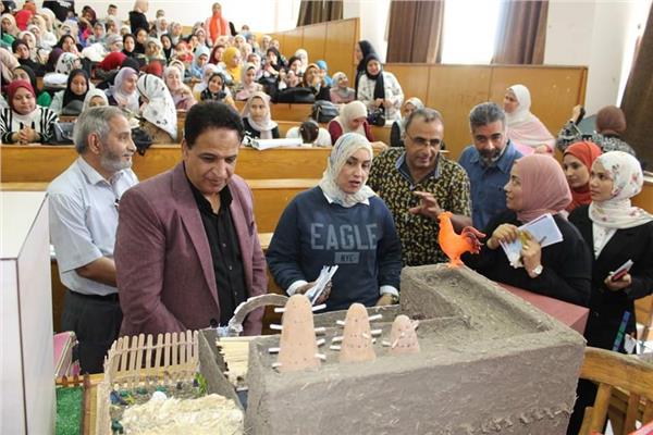 معرض طلابي للجانب التطبيقي لمقرر أسس إسكان ومرافق منزلية بقسم الاقتصاد المنزلي