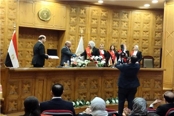 وزير العدل خلال تكريم القاضيات