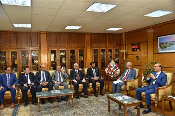 رئيس جامعة أسيوط يستقبل وفدا رفيع المستوى من سفارة دولة الكويت