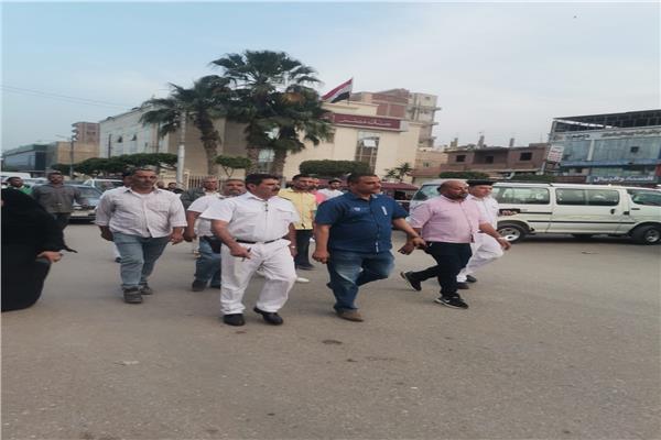 رئيس أشمون يقود حمله مسائية مكبرة لرفع وإزالة الإشغالات