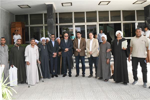 اللواء أشرف الداودى محافظ قنا يستقبل الفوج الثالث من ذوى الهمم