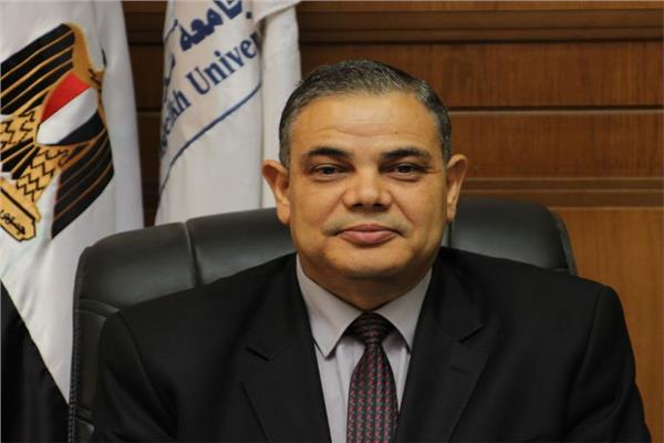  الدكتور عبدالرازق دسوقي