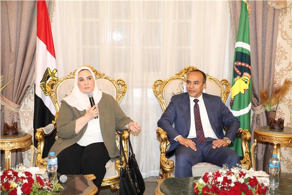 محافظ المنيا يستقبل وزيرة التضامن الاجتماعي والسفير الكندي 