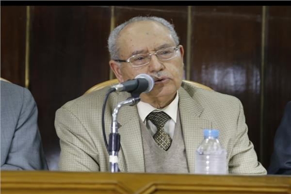 دكتور عبد الحميد مدكور الأمين العام لمجمع اللغة العربية