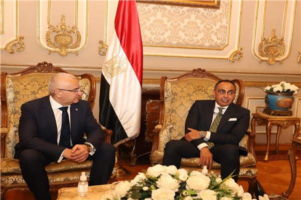 الدكتور هاني سري الدين خلال استقباله الدكتور الخان بلوخوف