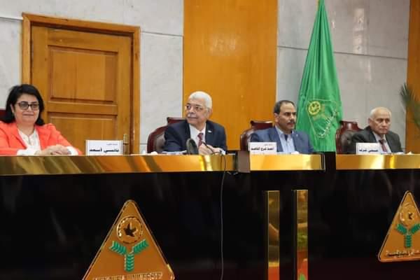  الدكتور أحمد فرج القاصد  رئيس جامعة المنوفية