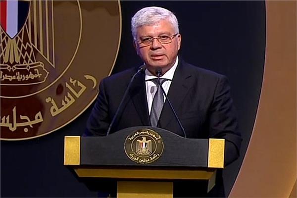 الدكتور أيمن عاشور