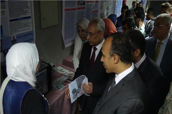  الدكتور عصام فرحات رئيس جامعة المنيا