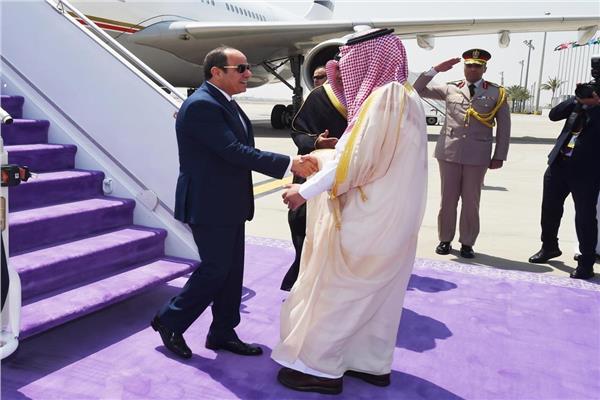 الرئيس السيسي يصل جدة 