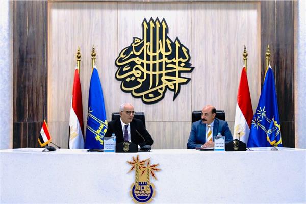 اللواء اشرف عطية و الدكتور رضا حجازى وزير التربية والتعليم