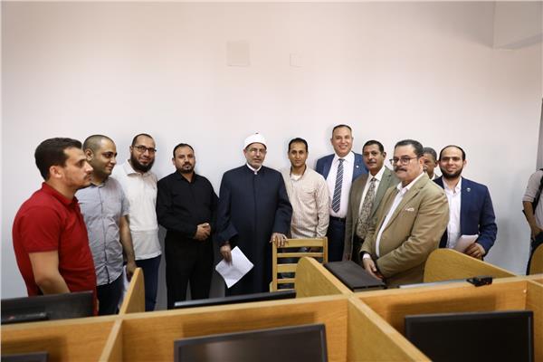 طلاب جامعة الأزهر يوجهون الشكر لرئيس الجامعة على متابعته لسير الامتحانات الشفهية   
