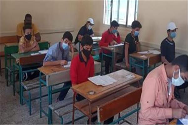  طلاب الشهادة الإعدادية
