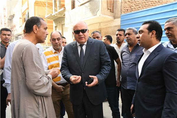 جانب من جولة اللواء أشرف الداودى محافظ قنا 