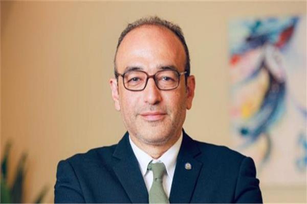 طارق يوسف  المدير التنفيذى للمستشفيات الجامعية