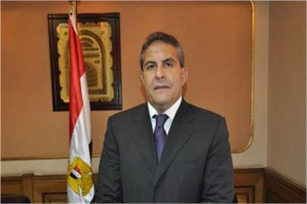 الكابتن  طاهر أبو زيد