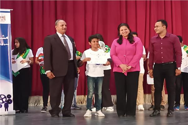 تكريم الطالب المخترع بالإسماعيلية