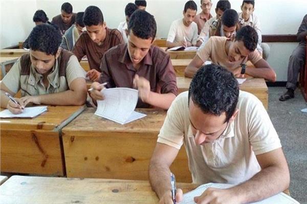 امتحانات الدبلومات الفنية