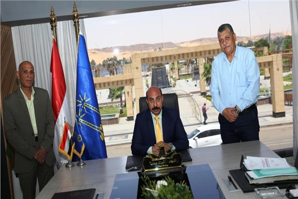 محافظ أسوان يعتمد نتيجة الشهادة الإعدادية