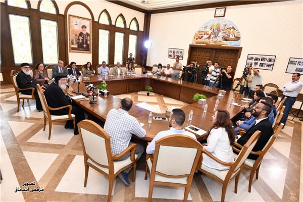 البابا تواضروس الثاني أثناء استقباله ممثلي وسائل الإعلام القبطية بالمقر البابوي بالقاهرة