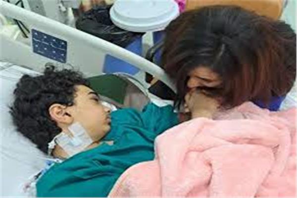  الإعلامية رضوى العوضي ونجلها
