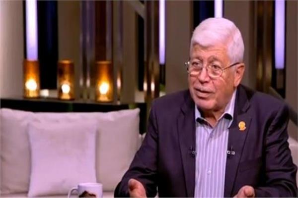  اللواء محمد الغباري مدير كلية الدفاع الوطني الأسبق