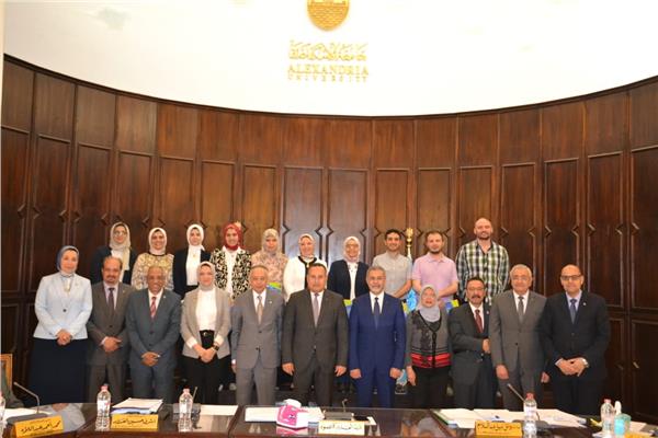 مجلس جامعة الإسكندرية يكرم الباحثين الفائزين فى مبادرة الجامعة لدعم البحوث