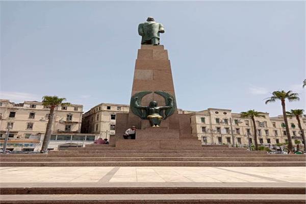  الدفاع عن الحضارة محافظة الإسكندرية تزيل التماثيل المسخ بمحطة الرمل 