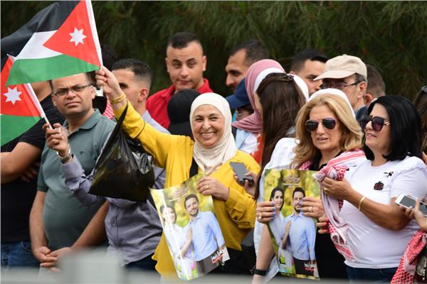 الأفراح تعم الشارع الأردني بمناسبة زفاف ولي العهد
