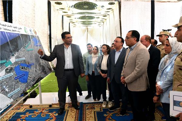 الدكتور مصطفى مدبولي خلال الجولة