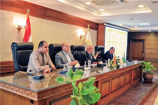 محافظ الجيزة يتابع نسب التنفيذ النهائية للخطة الاستثمارية للعام المالي 2022 / 2023