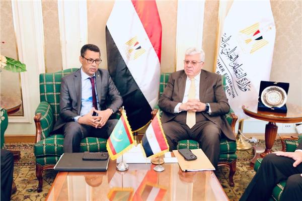  د. أيمن عاشور وزير التعليم العالى ونظيره الموريتاني