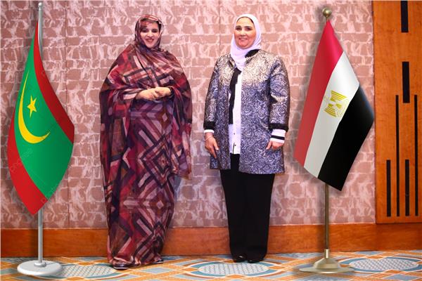 نيفين القباج وصفية انتهاه وزيرة العمل الاجتماعي