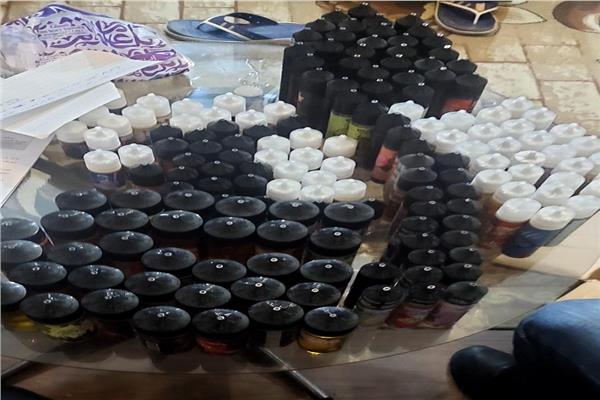 تموين الإسكندرية تضبط سلع و هوالك حلويات مجهولة المصدر و علامات تجارية مقلدة 