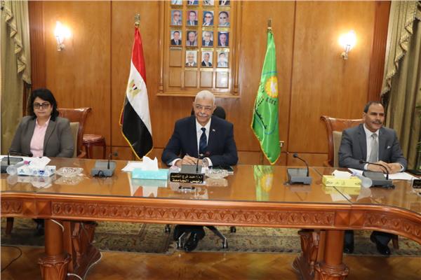   الدكتور أحمد القاصد رئيس جامعة المنوفية 