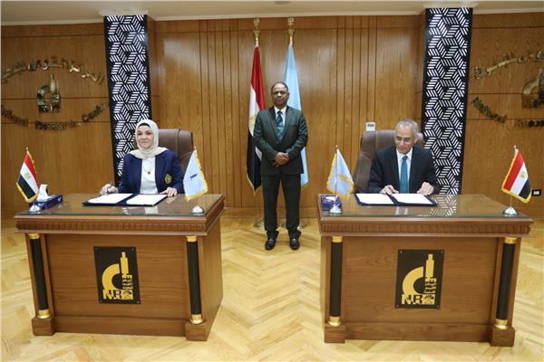 بروتوكول تعاون بين كلية العلوم والمركز القومي للبحوث 