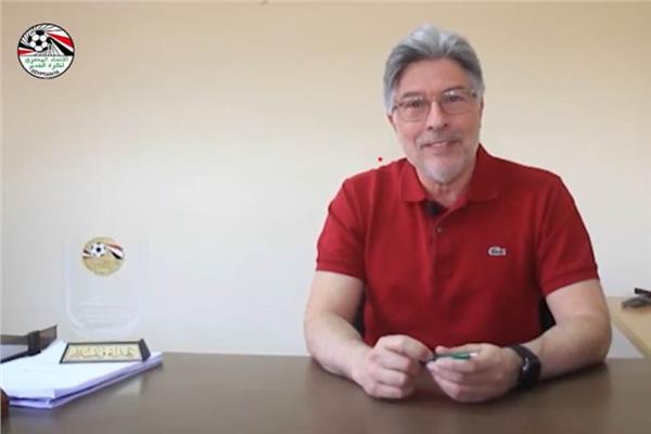 رئيس لجنة الحكام فيتور بيريرا
