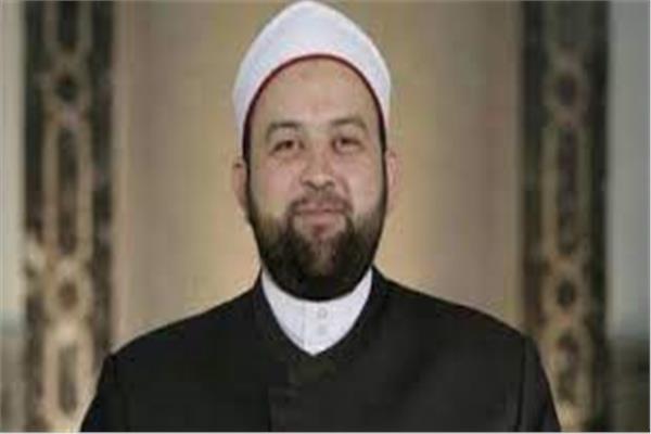 الدكتور يسري عزام