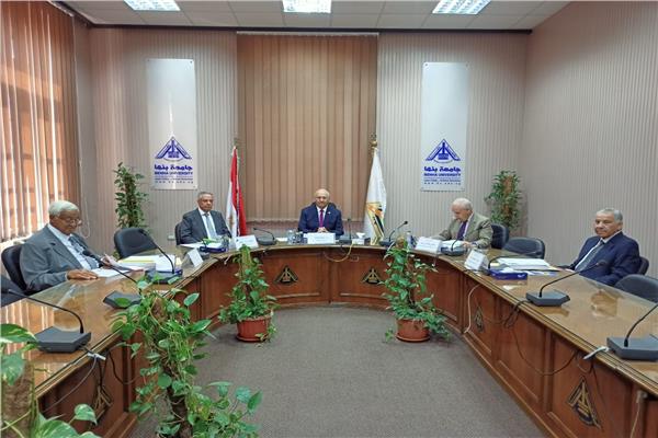 لجنة اختيار عميد كلية الهندسة بشبرا