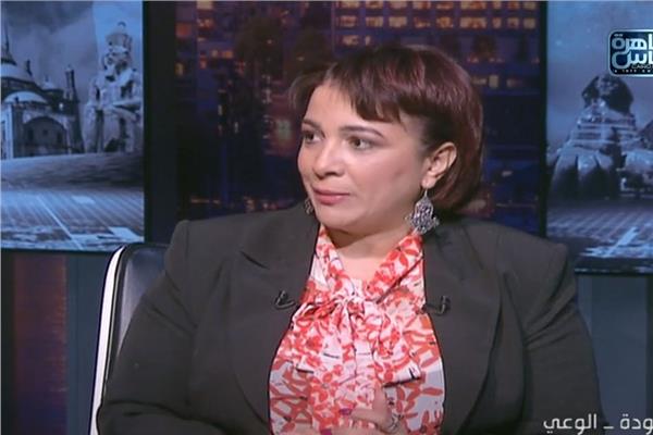 الكاتبة والروائية عزة سلطان