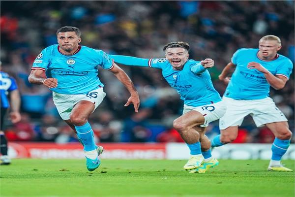 إحتفال لاعبو مانشستر سيتي بالفوز بدوري أبطال أوروبا