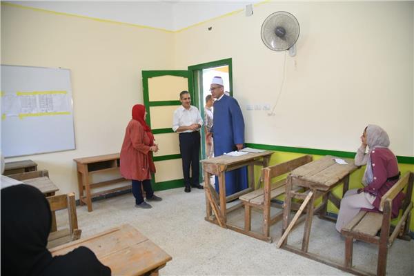 محافظ الغربية يتفقد امتحانات الثانوية الأزهرية ويتابع آخر استعدادات الثانوية العامة