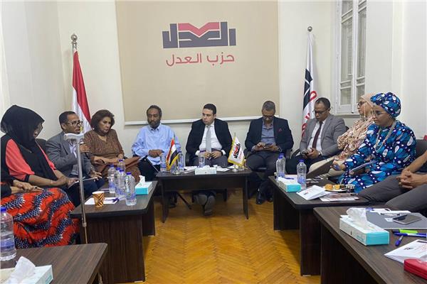 حزب العدل يعقد مائدة مستديرة للاحتفاء بيوم أفريقيا
